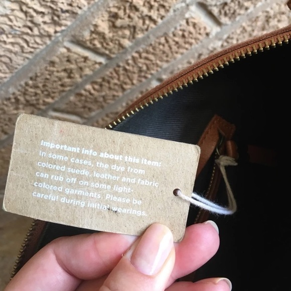 SOLD IN BUNDLE - Madewell Zip Top Transport Tote - Picture 6 of 7